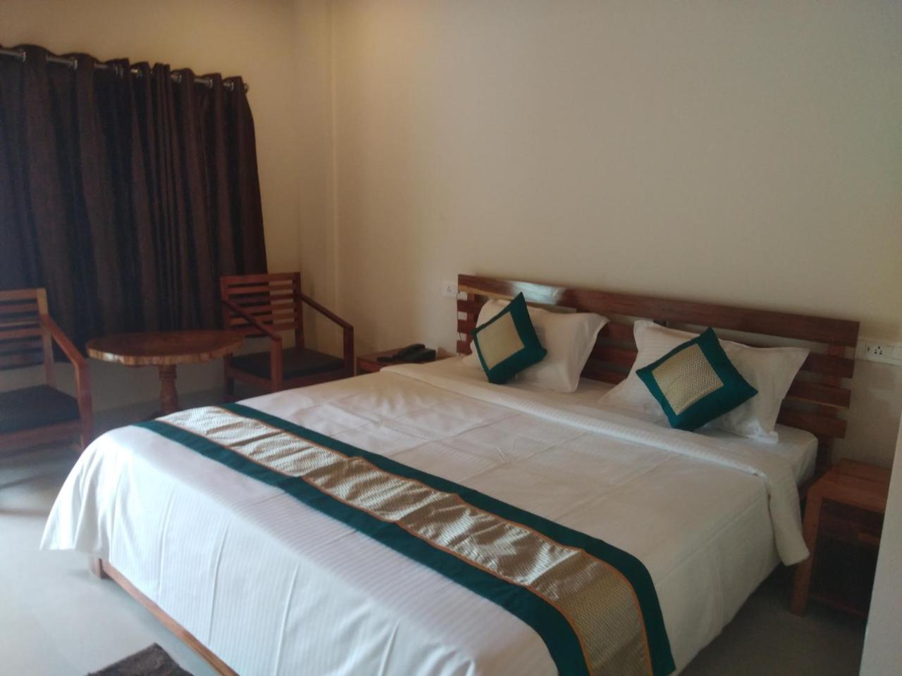 Golden Pebble Hotel Govind Nagar Exterior photo