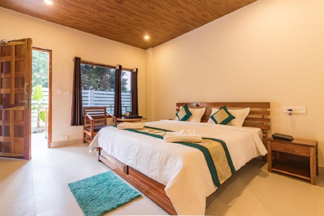 Golden Pebble Hotel Govind Nagar Exterior photo