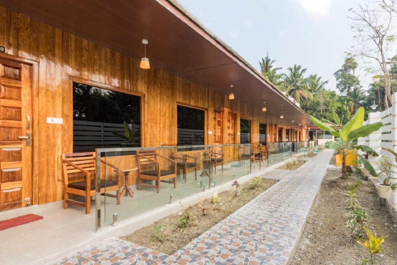 Golden Pebble Hotel Govind Nagar Exterior photo