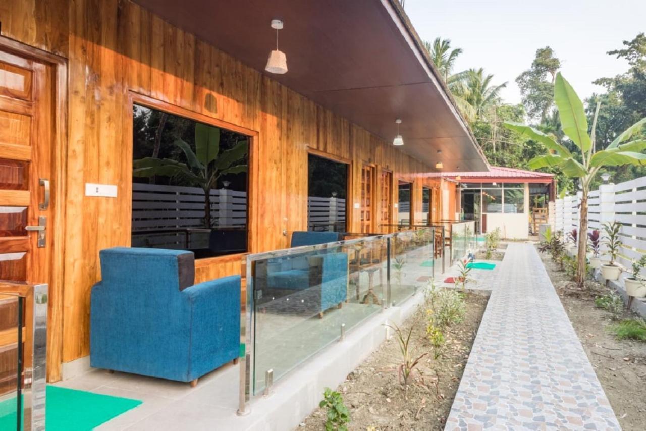 Golden Pebble Hotel Govind Nagar Exterior photo